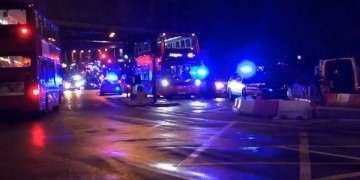 Αυτοκίνητο χτύπησε πεζούς στη Γέφυρα του Λονδίνου