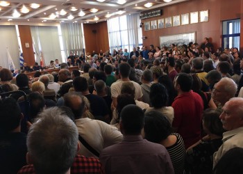 Ξεχειλίζει η οργή των κατοίκων στο Μενίδι για το θάνατο του 11χρονου μαθητή