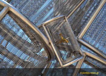 Καταδικάστηκε ο δράστης που προκάλεσε φθορά στο μνημείο Γενοκτονίας στον Πειραιά