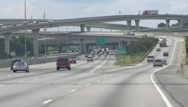 Στην κυκλοφορία τα 4,2 χλμ. πριν από τη γέφυρα της Νέας Ποτίδαιας