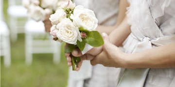 Παντρεύτηκαν και αντί για δώρα ζήτησαν τρόφιμα για αυτούς που έχουν ανάγκη