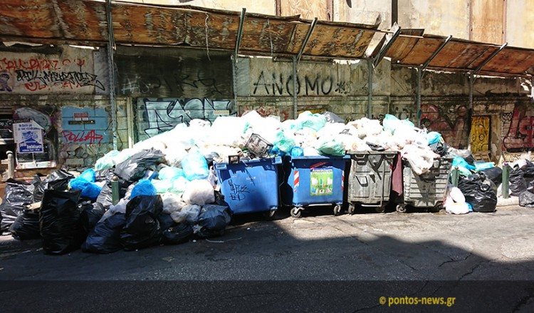 Σε κλοιό σκουπιδιών η Αθήνα, χάος και στα πιο τουριστικά σημεία