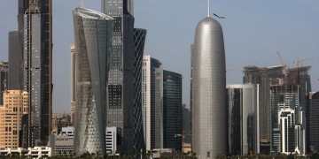 Ουρανοξύστες στην  πρωτεύουσα του Κατάρ, Ντόχα. (Φωτ. αρχείου)