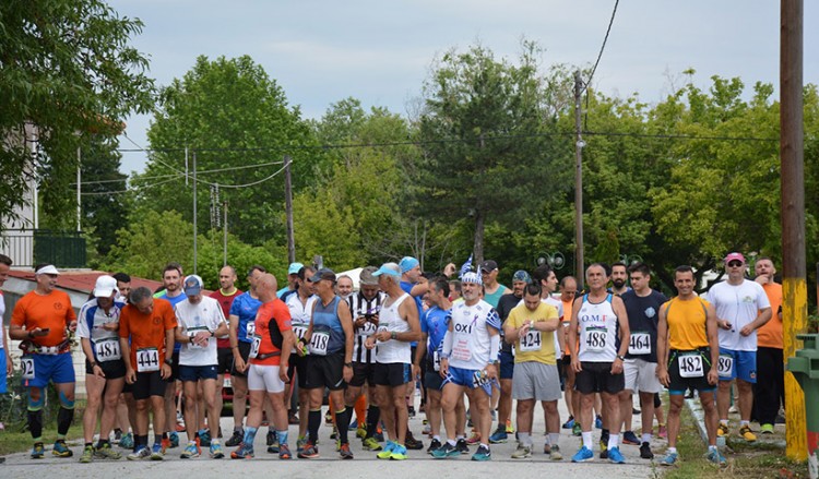 «Απάν' σο ρακανόπον» έτρεξαν στη μνήμη των 353.000 νεκρών της Γενοκτονίας των Ποντίων