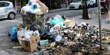 Βουνά τα σκουπίδια στη χώρα και η ΠΟΕ-ΟΤΑ στο Μαξίμου