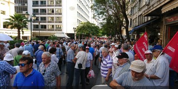 Στη Βουλή οι συνταξιούχοι για τα νέα μέτρα