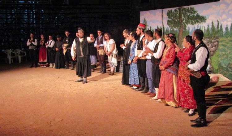 «Τη Τρίχας το γεφύριν» από τη «Νέα Τραπεζούντα» Ελευσίνας και τον Ηλία Υφαντίδη (φωτο)