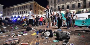Σκηνές χάους στο Τορίνο – Ποδοπατήθηκαν φίλαθλοι που έτρεξαν να σωθούν από «έκρηξη» (βίντεο)