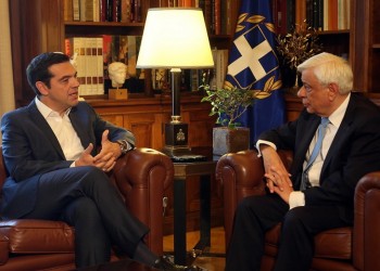Στον Παυλόπουλο ο Τσίπρας για τη συμφωνία στο Eurogroup