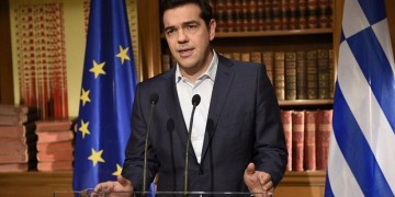 Премьер Греции призвал Турцию уважать решение суда о невыдаче 8 военных