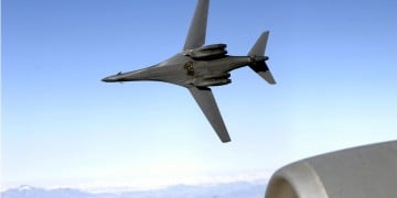 Αμερικανικά βομβαρδιστικά πέταξαν πάνω από την κορεατική χερσόνησο