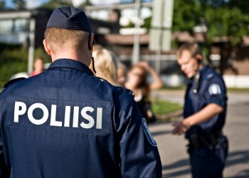 Άνδρας έριξε αυτοκίνητο επάνω σε πεζούς στο Ελσίνκι