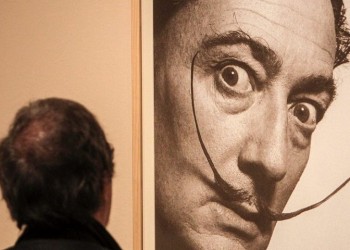 Άθικτο το μουστάκι του Νταλί 28 χρόνια μετά το θάνατό του