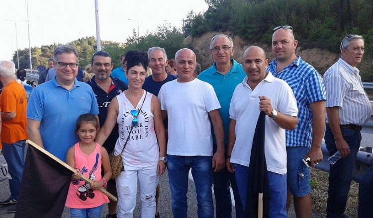 Η Λέσχη Ποντίων Νομού Καβάλας συμμετείχε στον συμβολικό αποκλεισμό της Εγνατίας Οδού για τα νέα διόδια