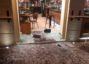 Σοβαρά επεισόδια στο Σύνταγμα στην πορεία συμπαράστασης στην Ηριάννα