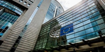 Απόφαση-κόλαφος του Ευρωκοινοβουλίου: Ακροδεξιά και λαϊκιστικά κόμματα να επιστρέψουν 500.000 ευρώ