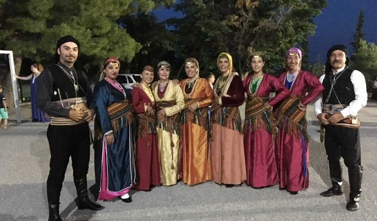 Ελληνικοί χοροί και παραδοσιακό γλέντι στο Γυμνό Ευβοίας (φωτο)