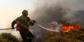 Συμβαίνει τώρα: Φωτιά στη Μάνη (βίντεο)