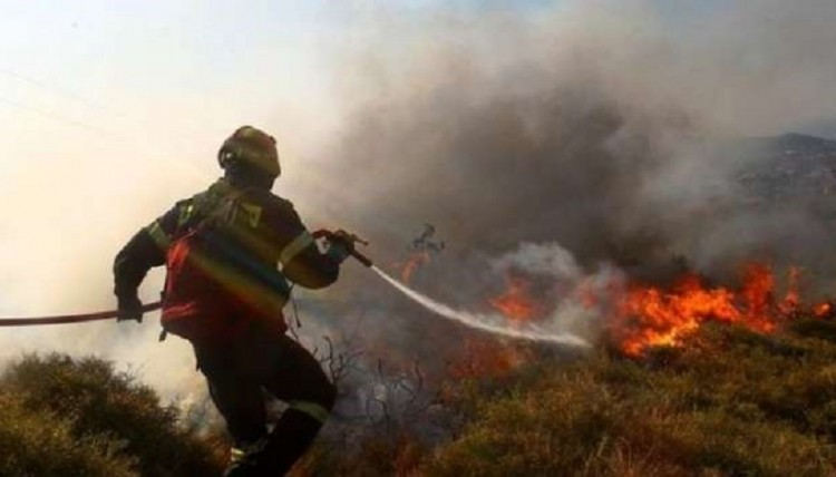 Συμβαίνει τώρα: Φωτιά στη Μάνη (βίντεο)