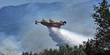 Φωτιές στην Κερατέα Αττικής και το Γραμματικό Ηλείας