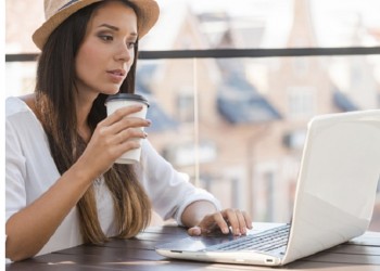 Οι χρήστες κινητών τηλεφώνων και υπολογιστών πρέπει να βάζουν αντηλιακό