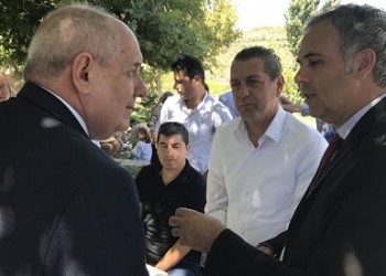Ακτοπλοϊκή σύνδεση Τενέδου-Ίμβρου με την Ελλάδα συζήτησε ο Τ. Κουίκ