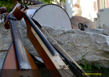 Κερδίστε 5 διπλές προσκλήσεις για την παράσταση «Κρήτη και Πόντος» στο Θέατρο Βράχων!