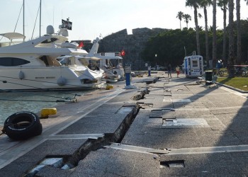 Κως: Κόπηκε στα δύο το λιμάνι από το σεισμό, ζημιές στο κέντρο της παλιάς πόλης