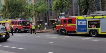 Φωτιά σε κεντρικό κτήριο του Λονδίνου (βίντεο)