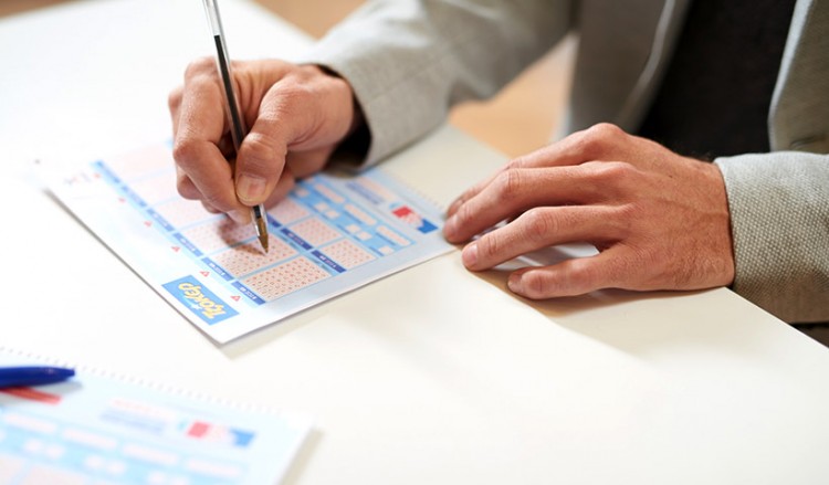 Όλοι για τα 5,8 εκατ. ευρώ του ΤΖΟΚΕΡ