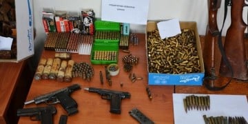 Ολόκληρο οπλοστάσιο έκρυβε στο σπίτι του 48χρονος στις Σέρρες