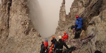 Καρέ-καρέ η δραματική διάσωση του Ρουμάνου ορειβάτη στον Όλυμπο (βίντεο)