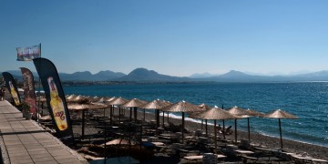 Στη Βουλή οι μέδουσες του Κορινθιακού – Μέτρα για την αντιμετώπισή τους