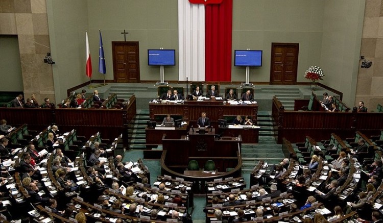 Σάλος με τα αμφιλεγόμενα νομοσχέδια-ταφόπλακα στην ανεξαρτησία της δικαιοσύνης στην Πολωνία