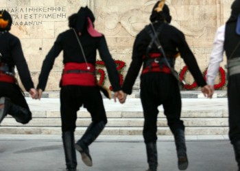 Τα λογότυπα του Συλλόγου Ποντίων Ν. Εύβοιας «Οι Κομνηνοί» για τα 100 χρόνια από τη Γενοκτονία των Ποντίων