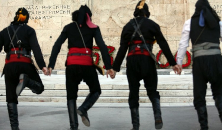 Τα λογότυπα του Συλλόγου Ποντίων Ν. Εύβοιας «Οι Κομνηνοί» για τα 100 χρόνια από τη Γενοκτονία των Ποντίων