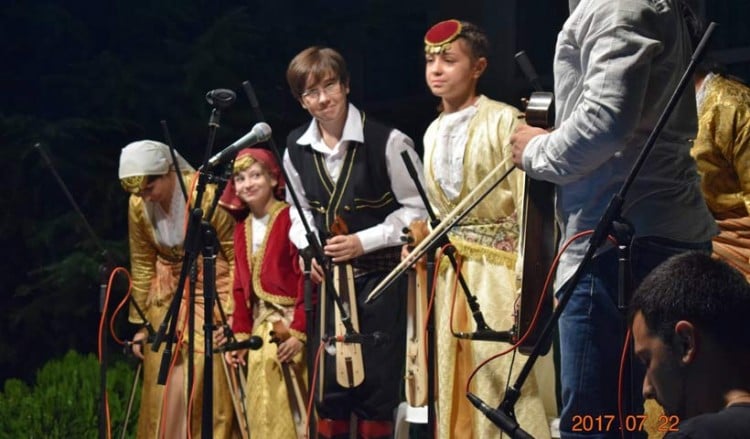 Τα παιδιά πρωταγωνιστές στο ποντιακό γλέντι Προσοτσάνης Δράμας (βίντεο, φωτο)