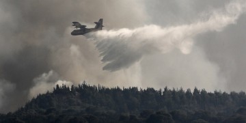 Φωτιές στην Κερατέα Αττικής και το Γραμματικό Ηλείας 5