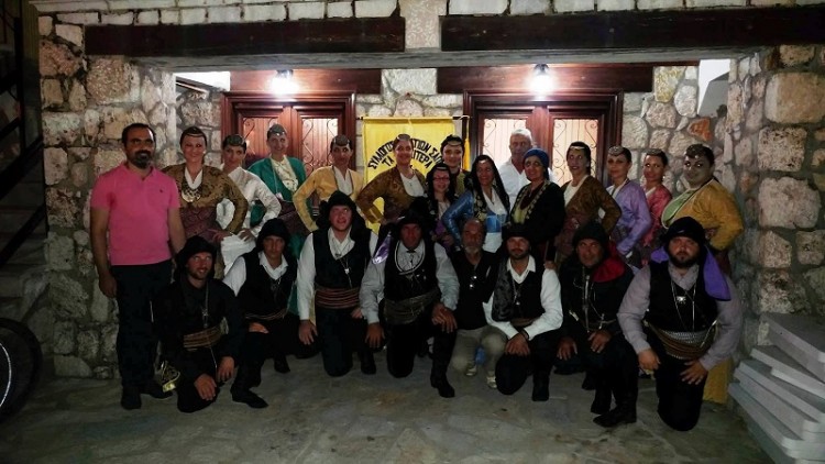 Οι Πόντιοι που έκαναν τους τουρίστες στη Λευκάδα να παραμιλούν! (βίντεο)