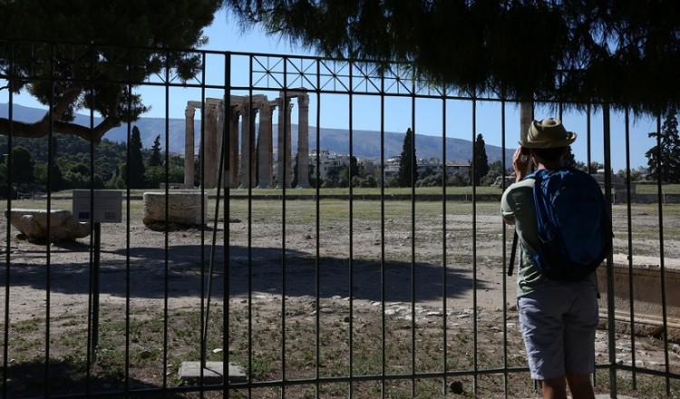 Οι τουρίστες έβγαζαν φωτογραφίες τα λουκέτα σε αρχαιολογικούς χώρους και μουσεία!