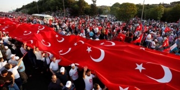 Φιέστα Ερντογάν σε Πόλη και Άγκυρα για την 1η επέτειο από το πραξικόπημα της 15ης Ιουλίου 2016 (φωτο-βίντεο)