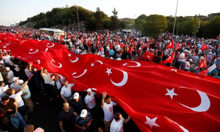 Φιέστα Ερντογάν σε Πόλη και Άγκυρα για την 1η επέτειο από το πραξικόπημα της 15ης Ιουλίου 2016 (φωτο-βίντεο)