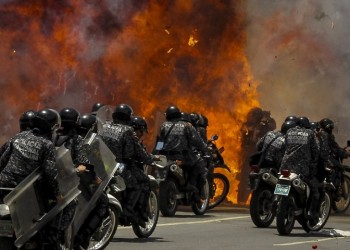 Βενεζουέλα: Νεκροί και βία στις αμφιλεγόμενες εκλογές του Μαδούρο