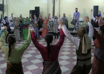 Και με κακοκαιρία γλεντούν οι Πόντιοι στο Χωρύγι (βίντεο)