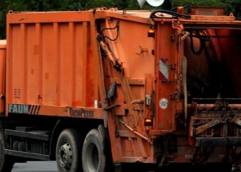 Τραγικό δυστύχημα στη Ν. Μάκρη με εργαζόμενο στην καθαριότητα