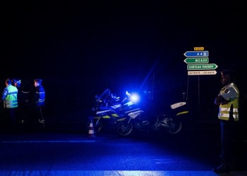 Μεγάλη ποσότητα φαρμάκων είχε πάρει ο άνδρας που έπεσε με το αυτοκίνητό του σε πιτσαρία στο Παρίσι