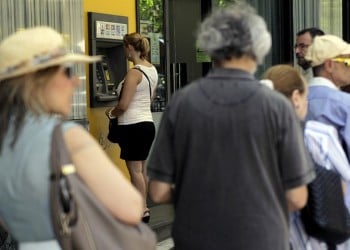 Χαλαρώνουν τα capital controls από τον Σεπτέμβριο