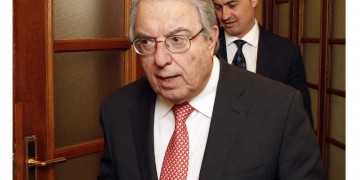 Μπαμπινιώτης: Πολιτισμική ύβρη κατά των χριστιανών η υπόθεση της Αγίας Σοφίας