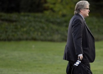 Τέλος και ο σύμβουλος στρατηγικής του Τραμπ, Στιβ Μπάνον