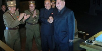 Η Βόρεια Κορέα απειλεί τις ΗΠΑ: Θα επιτεθούμε με πυραύλους στη νήσο Γκουάμ